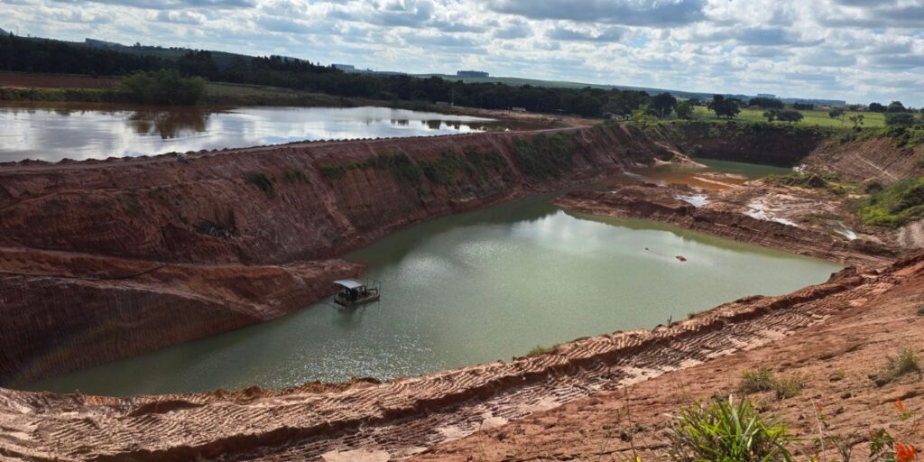 Mineração de areia de quartzo