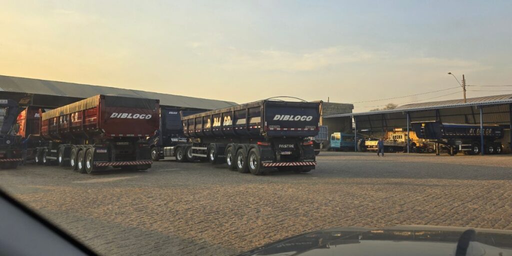 mineração de areia de quartzo em SP Dibloco caminhões